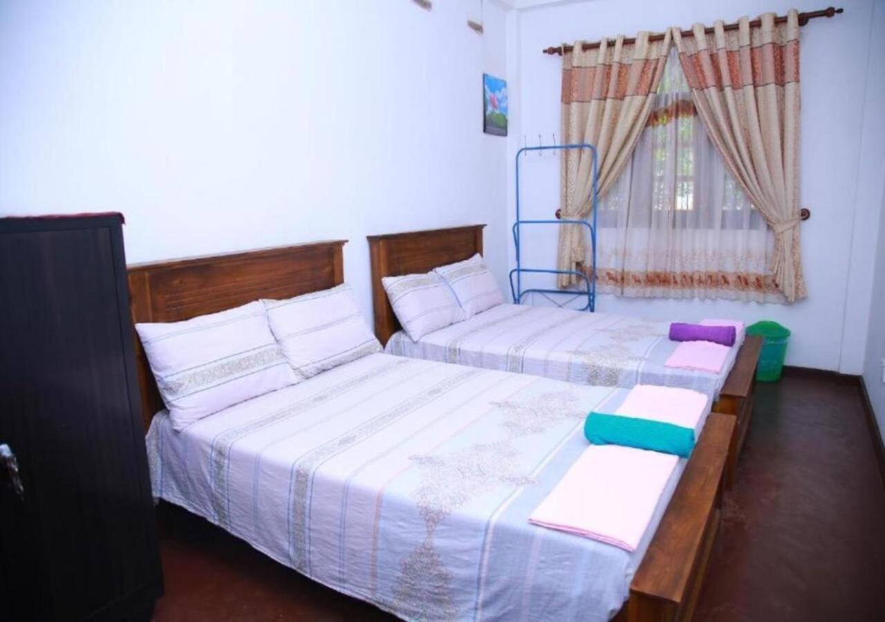 Apartamento Weerakoon Guest Hikkaduwa Exterior foto
