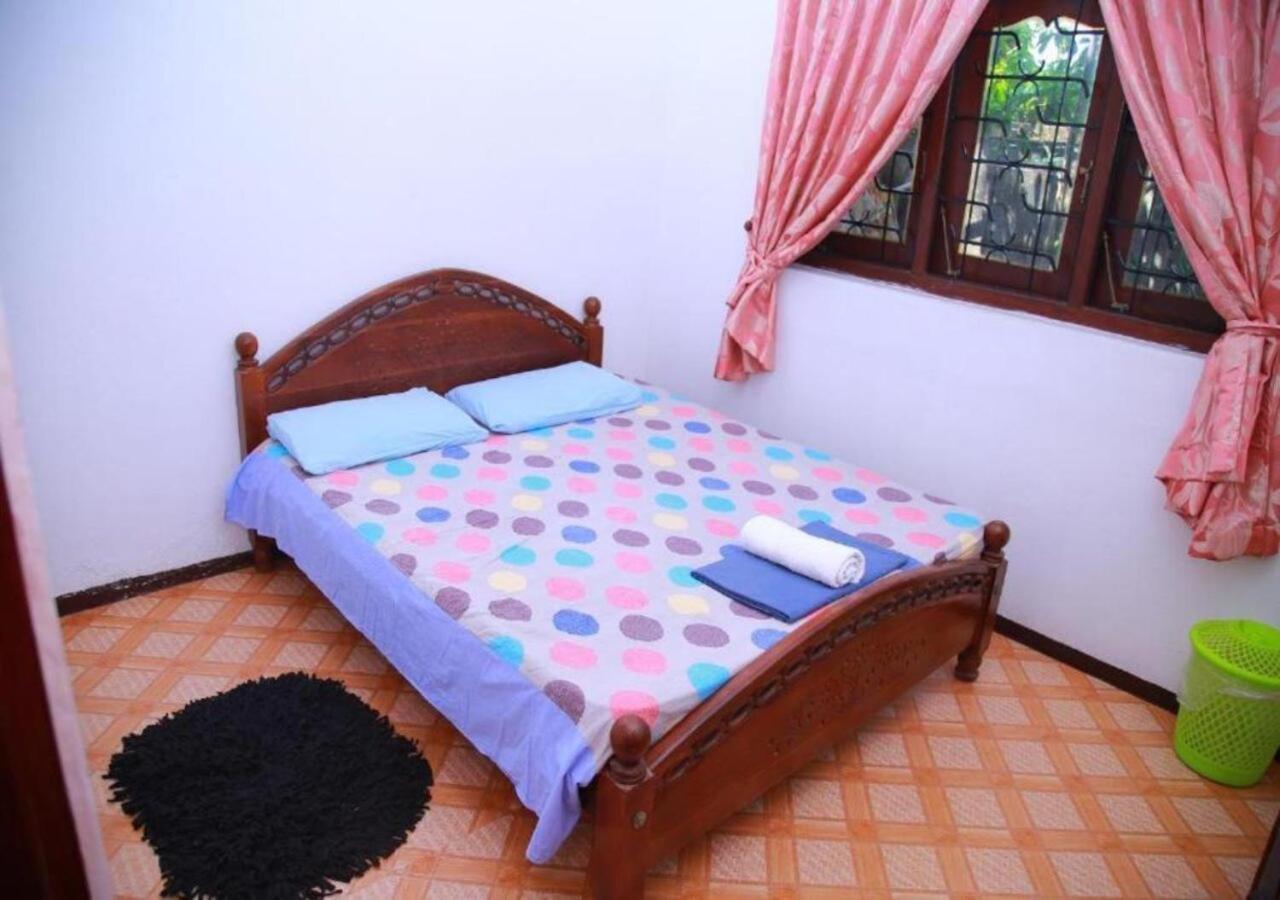 Apartamento Weerakoon Guest Hikkaduwa Exterior foto