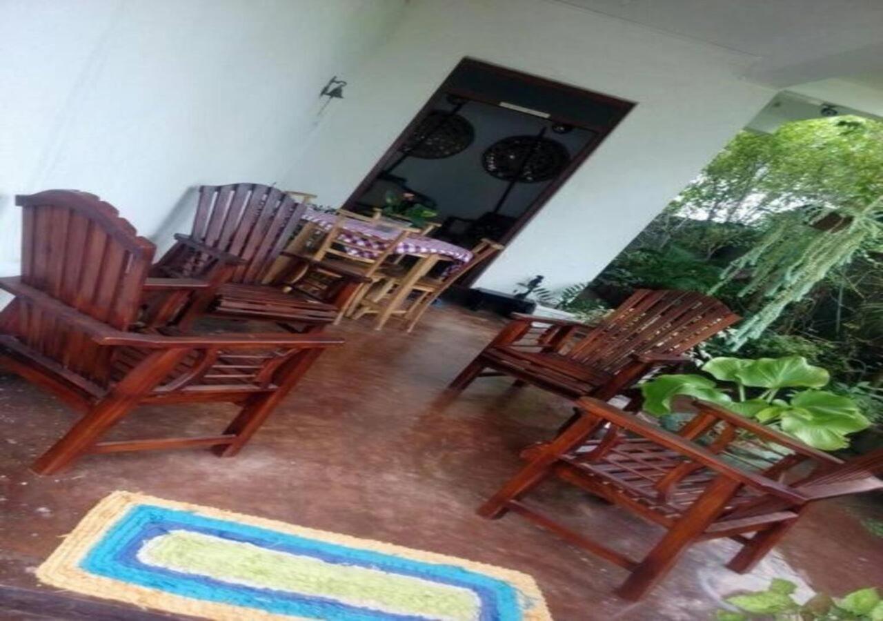 Apartamento Weerakoon Guest Hikkaduwa Exterior foto