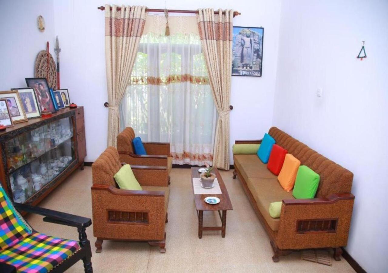 Apartamento Weerakoon Guest Hikkaduwa Exterior foto