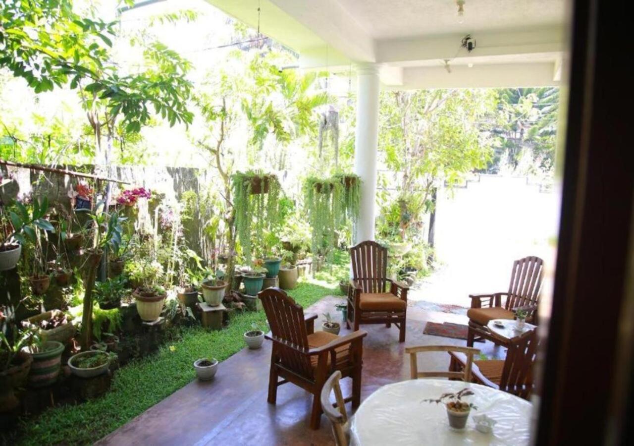 Apartamento Weerakoon Guest Hikkaduwa Exterior foto